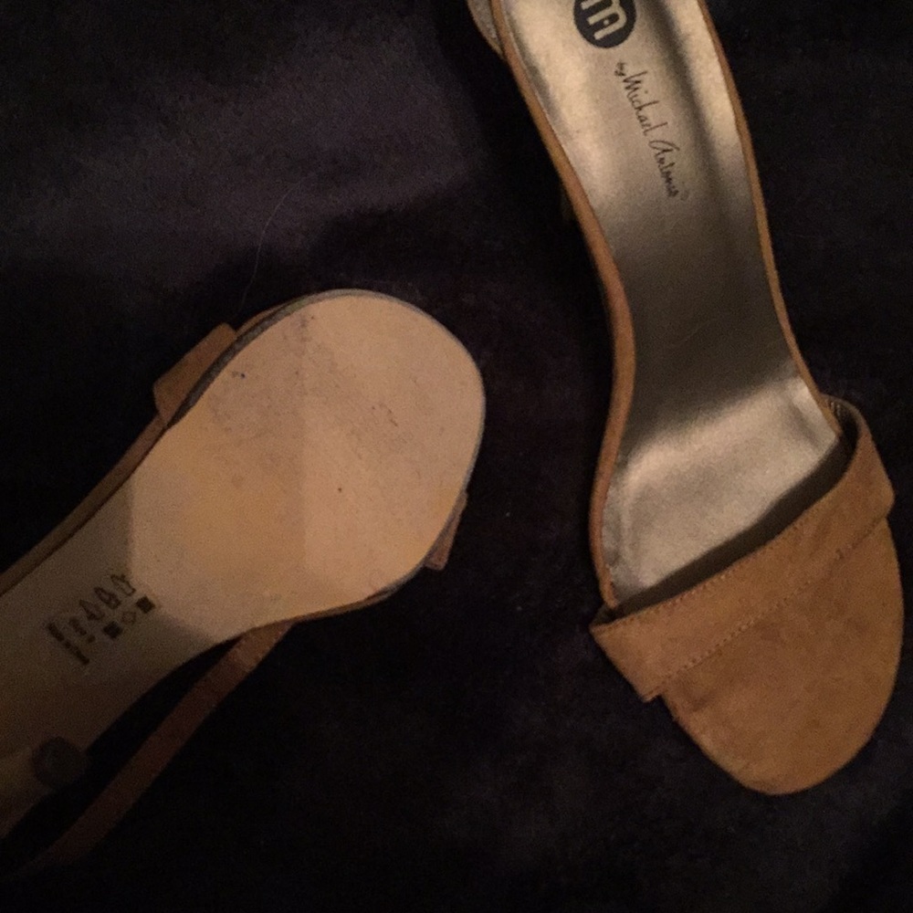 Heels - Picture 2 of 2